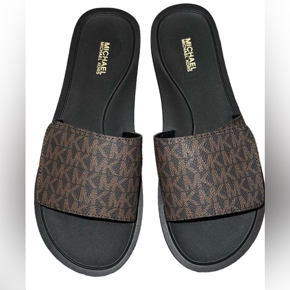 Michael Kors Wade Slide Sandals NWOT
